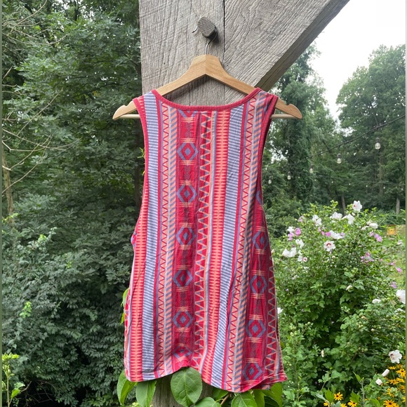 Modern Amusement Patterned Tank Top - Picture 2 of 4